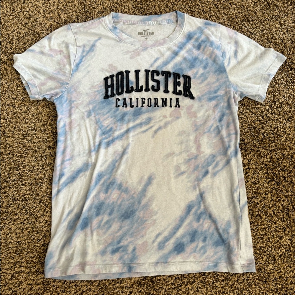 barely warren Hollister T-shirt, size small